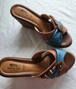 Spring Step braun blau Leder Boho Keilabsatz Holz Perlen Knopf Akzent Größe 8 - Bild 1 von 16