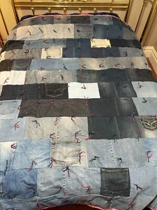 Trapunta in denim taglia intera con stampa rosa sul retro in flanella 80 x 86 fatta a mano - Foto 1 di 3