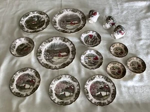 JOHNSON BROS FRIENDLY VILLAGE FIFTEEN PIECES OF VARIOUS DINNER SERVICE SETTING - Picture 1 of 13