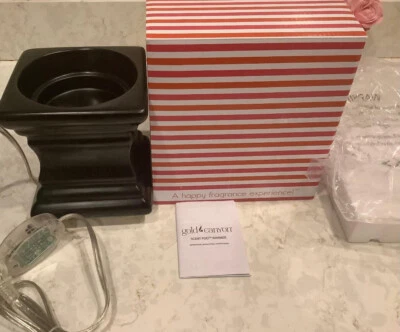 NUEVO EN CAJA CALENTADOR DE FUSIÓN DE CERA CUADRADA PATAS NEGRAS CAÑÓN DORADO #83704 Foto 1 de 4