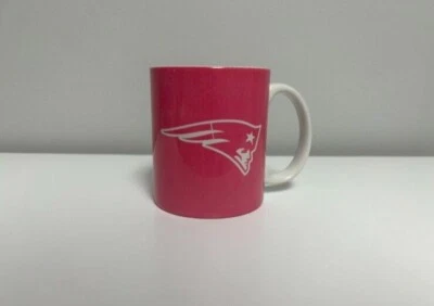 TAZA RARA PATRIOTAS DE NUEVA INGLATERRA ROSA Y BLANCA MERCANCÍA OFICIAL DE LA NFL Foto 1 de 4