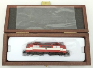 Minitrix N Electric Locomotive 111 068-3 German Federal DB Era IV #16112 Boxed - Picture 1 of 14