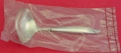 Cucharón Sentimental by Oneida de plata esterlina nuevo 6 3/4" Foto 1 de 2