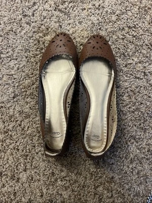 Gap Flats Size 10 - Image 1 of 4
