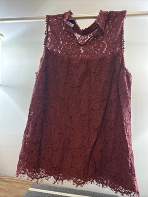 Blusa Xhilaration Para Mujer Sin Mangas de Encaje Ojo de Cerradura Espalda Bordada Granate Talla L Foto 1 de 2