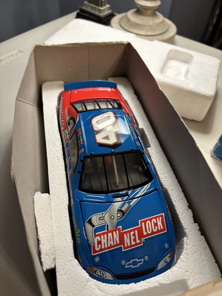 Action Kerry Earnhardt Channellock 1999 1/24 Foto 1 de 3