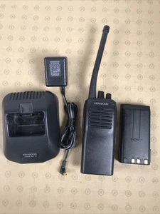 Radio FM VHF Kenwood TK-260G-1 2 vías 150-174 MHz con cargador - Imagen 1 de 11