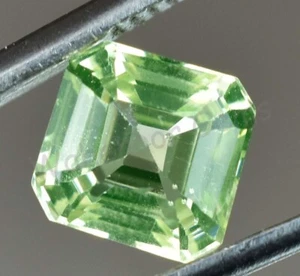 2.85 Ct Natural Green Peridot Emerald Shape VVS Pak Gemstone AGL Certified - Picture 1 of 7