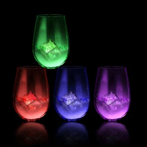 12er Pack LED Leucht Eiswürfel Farbsteuerung Set einfarbig oder Regenbogen blinkend - Bild 1 von 12