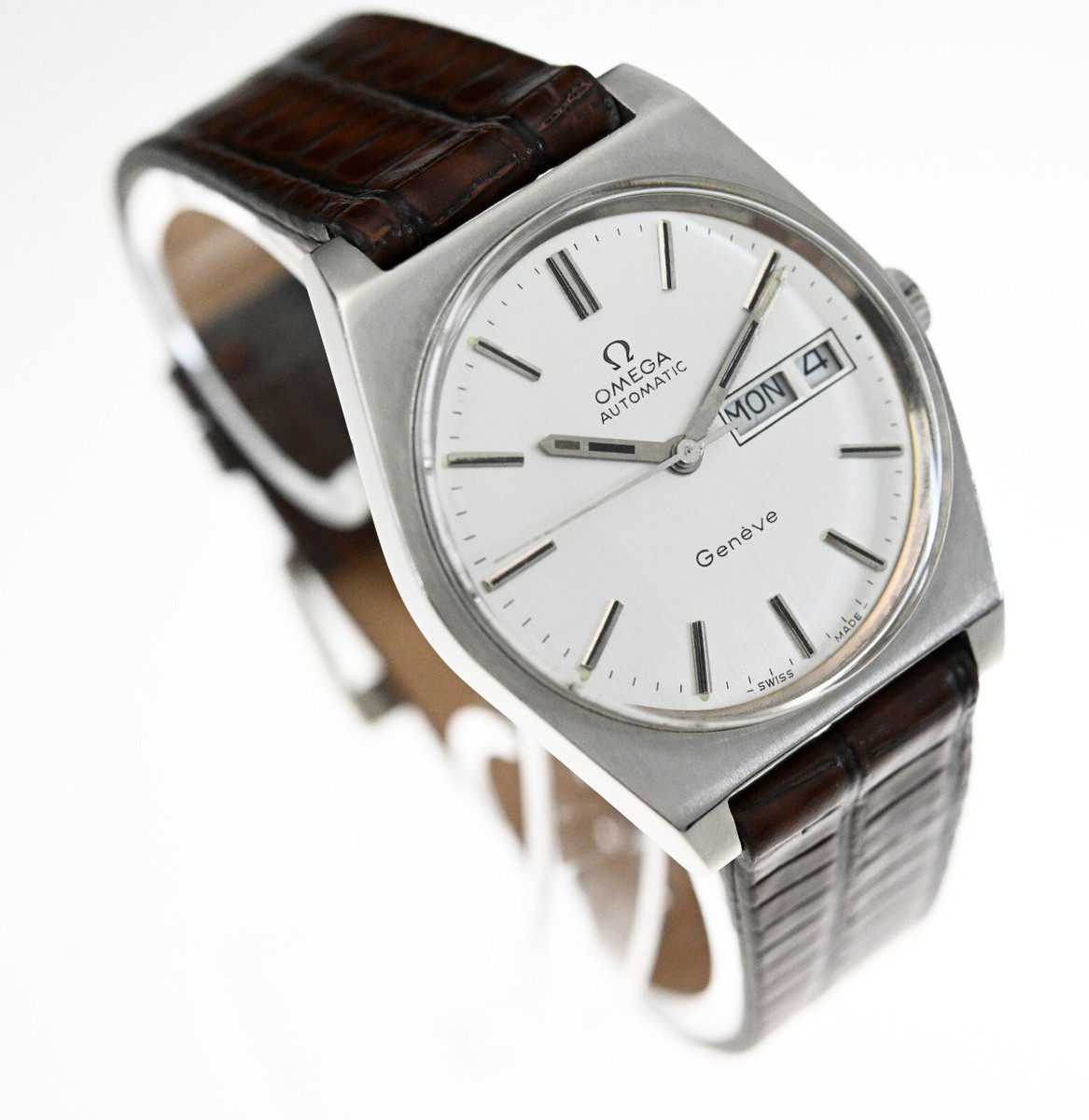 時計 Omega Geneve Date Silver AT REF NO.582 Omega Geneve