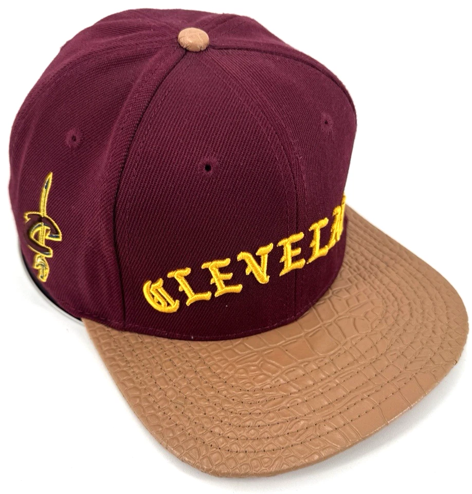 Gorra Pro Estándar Cleveland Cavaliers Gorra Correa Gator Cuero Visera Foto 1 de 4