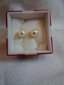costume jewellery New pierced pearl ball stud earrings - Picture 1 of 3