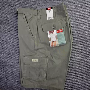 Wrangler Cargo Shorts Mens 38 Loose Fit Khaki Green Hiking Work Hero Casual NEW - Picture 1 of 8