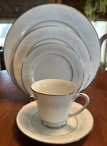 Noritake Cumberland (5) Set di posti #2225 Giappone - Foto 1 di 9