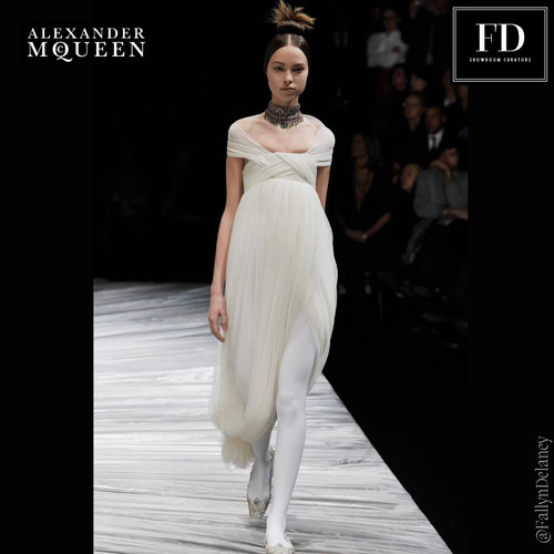 Abito Alexander McQueen passerella editoriale panna autunno inverno 2008 taglia 38IT