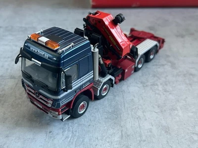 WSI 1:50 Mammoet Mercedes-Benz Actros 8x8 + gru palfinger Brande Titan - Immagine 1 di 3