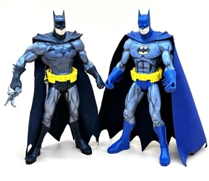 X2 Batman DC 12" Figuras de Acción B4945 Defensor de Gotham City Capa de Tela y Vinilo - Imagen 1 de 16