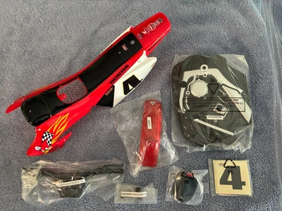 Radio Shack Ricky Carmichael RC Honda CR250R Body Kit Z94326 Handlebars HC91136 - Image 1 of 4