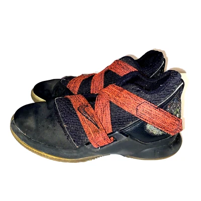 Nike Youth 男孩 尺寸 3 Lebron Soldier XII 黑色和红色 AA1353-003 尺码 3Y — 第 1/4 张图片