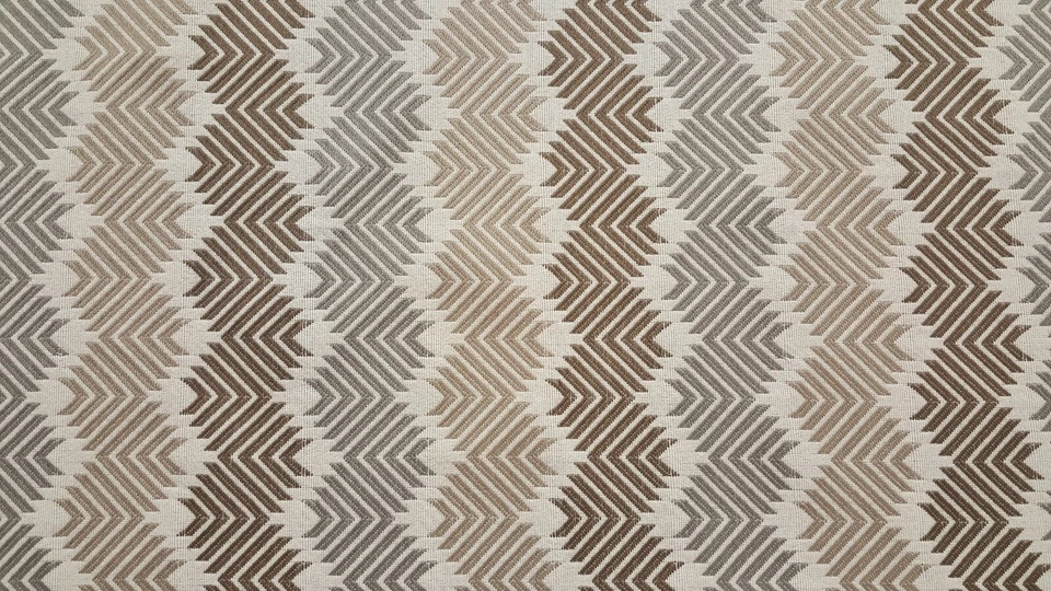 Tapicería en zigzag JACQUARD gris, tostado y topo de tela de descuento Foto 1 de 1