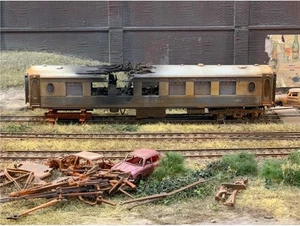 OO gauge Coach: Pullman, fire-damaged. Ref L1 - Picture 1 of 3