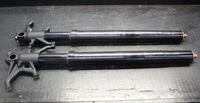 06-07 KAWASAKI NINJA ZX10R OEM HORQUILLAS DELANTERAS JUEGO DE SUSPENSIÓN DE CHOQUE PAR RECTO Foto 1 de 4