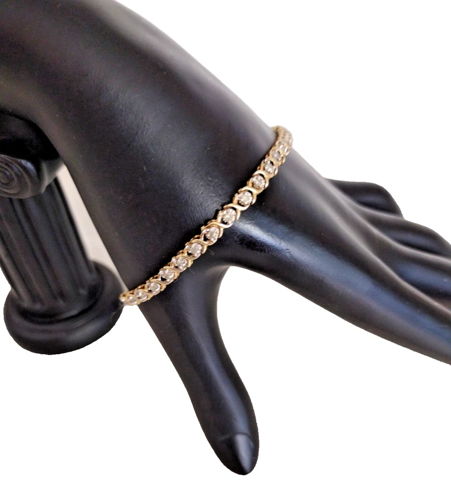 Solid 10k Gold Bracelet with 39 Diamonds 1.0 TCW / 5 Grams 7” Long Gold Stamped - Image 1 of 4