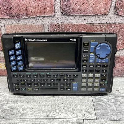 Texas Instrument TI-92 Graphing Calculator with Cover. Tested And Working - Image 1 of 4