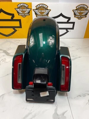 OEM Harley-Davidson 23-24-25 Touring Rear Fender Tail Lights License Plate Mount - Image 1 of 4