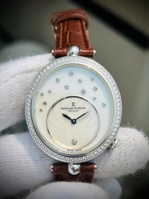 Reloj Bernhard H. Mayer Allure madreperla esfera diamantes damas 34 mm Foto 1 de 4