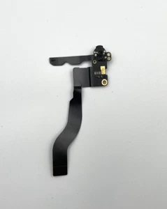 Genuine Apple MacBook Pro 13" A2159 2019 Audio Jack w/ Flex Cable - Picture 1 of 2