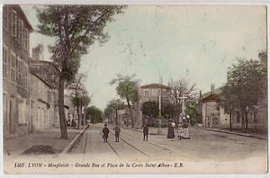 CPA - 69 - LYON-Monplaisir - Grande Rue et Place de la Croix Saint-Alban - Imagen 1 de 1
