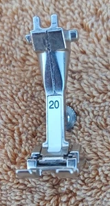 Genuine Bernina Open Toe Embroidery/Applique Foot Number 20 - Old Style - Picture 1 of 6
