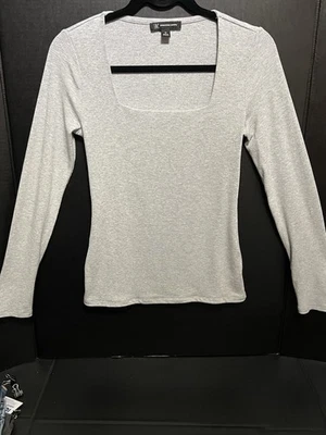 Nuevo sin etiquetas Suéter Macy’s inc Para Mujer’s Brillo Hilo Plateado Cuello Cuadrado Talla M Foto 1 de 3