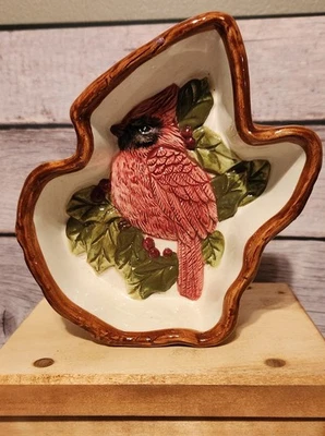 Plato de caramelo aperitivo de cerámica cardenal rojo vintage St. Nicholas Square 1999 H 2" Foto 1 de 4