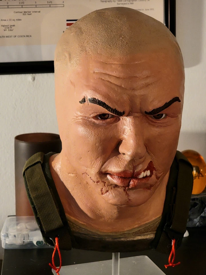 Busto de Tom Hardy Bane escala 1:1 The Dark Knight Rises for Gauntlet FX máscara exhibición Foto 1 de 4