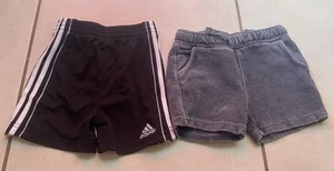 2er Set Kleinkind Jungen Shorts Größe 12M-18M Zara und Adidas grau/schwarz - Bild 1 von 8