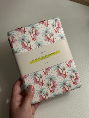 Estuche Page Hollywood Horses Kindle con bolsa de viaje Foto 1 de 4