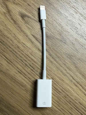 Apple A1440 Camera Adapter Lightning to USB MD821AM/A - Image 1 of 2