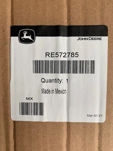 New OEM John Deere RE572785 Spin On Engine Oil Filter - Picture 1 of 2