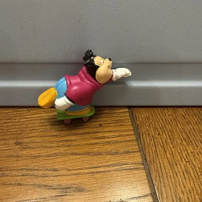 Disney Goofy Skateboarding PVC Figura Mini Figura Juguete Tablero Verde Coleccionable Foto 1 de 4