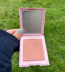 Kylie Jenner Pressed Blush Powder Pink - Picture 1 of 2