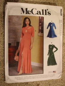 McCall's Strickkleid Muster M8238 Cutout-Ausschnitt in 3 Variationen Größe 6-14 - Bild 1 von 3