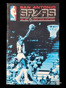 1985-86 SAN ANTONIO SPURS MEDIA GUIDE/FACT BOOK - Picture 1 of 1