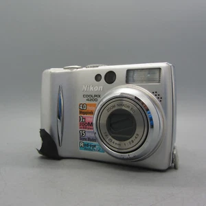 Cámara digital Nikon Coolpix 4200 4,0 MP plateada probada *Leer* - Imagen 1 de 9