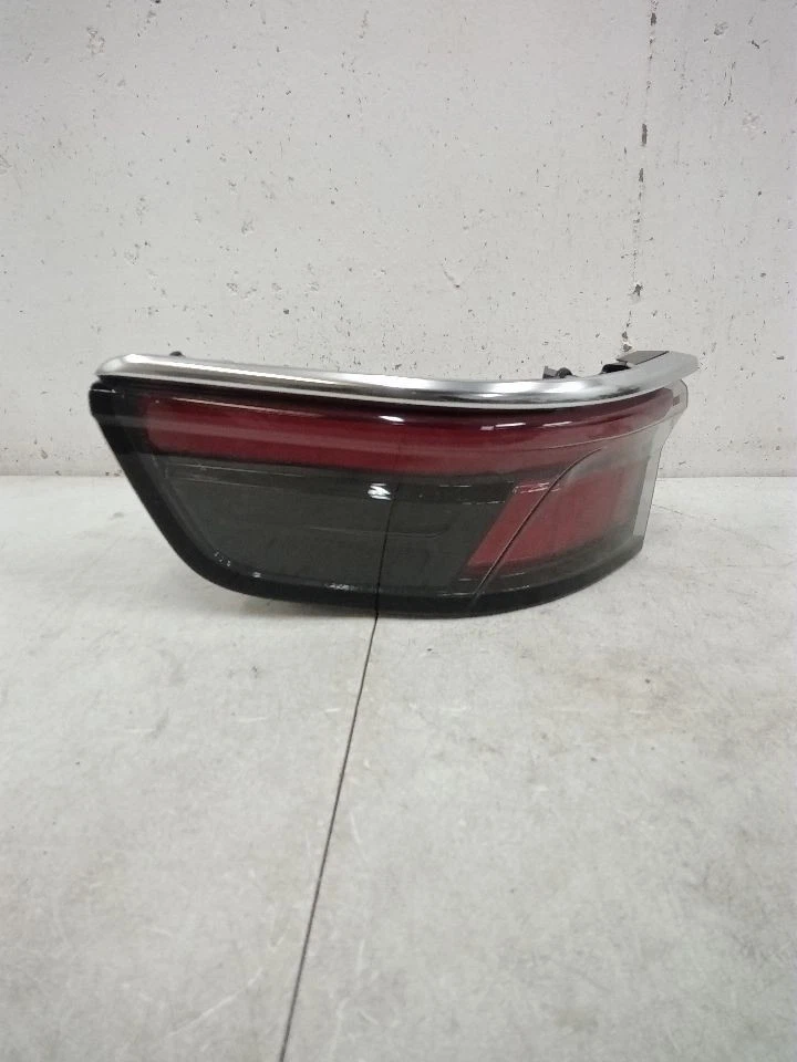 Driver Tail Light Quarter Panel Mounted 2022-2024 Jeep Wagoneer Lamp - Imagem 1 de 4