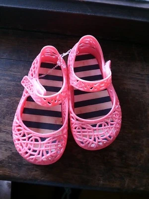 Sandálias Baby Prewalk sapatos tamanho 3 Mary Jane Jelly coral rosa plástico gelado  - Imagem 1 de 4
