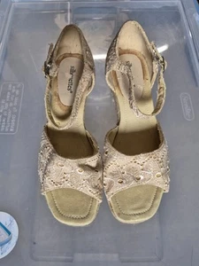 Silhouette Size 9W Espadrille Wedges Beige Eyelet Pattern Buckle Closure - Picture 1 of 5