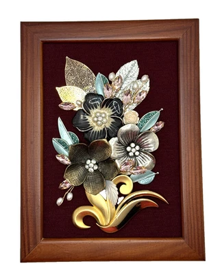 ARREGLO DE FLORES de arte de joyería vintage en marco de madera 8 1/8" x 6 1/8" Foto 1 de 4