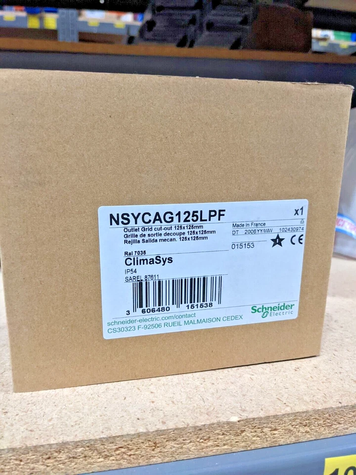 Schneider Electric Outlet Grille 125x125mm ext dim 137x117mm NSYCAG125LPF - Image 1 of 1